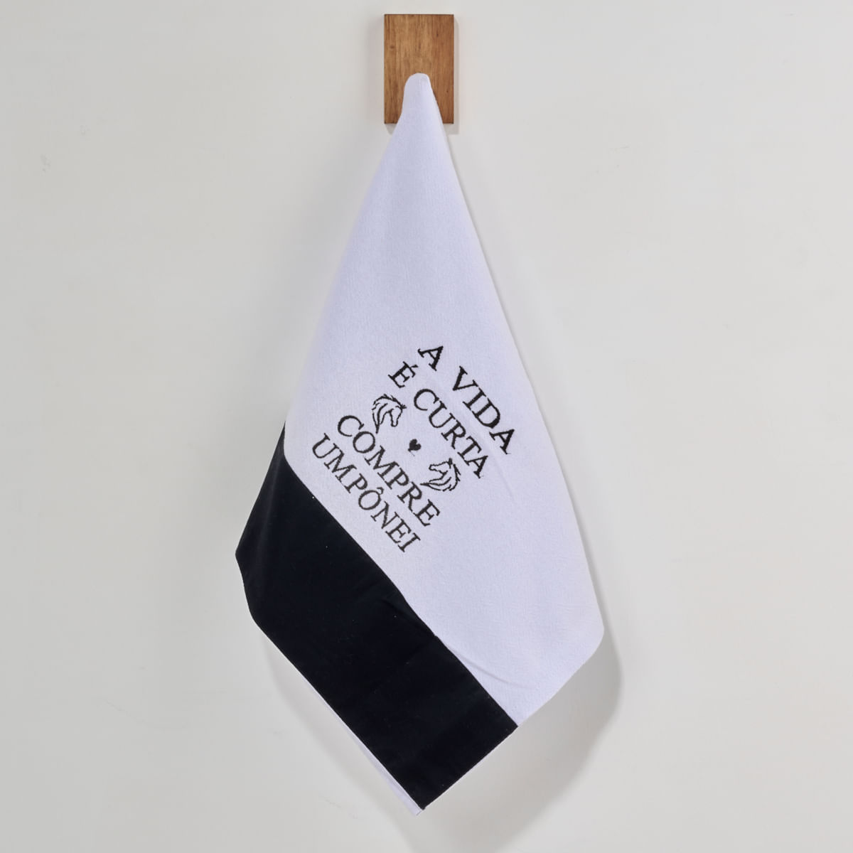 Pano de Copa Celeste Branco Preto.jpg